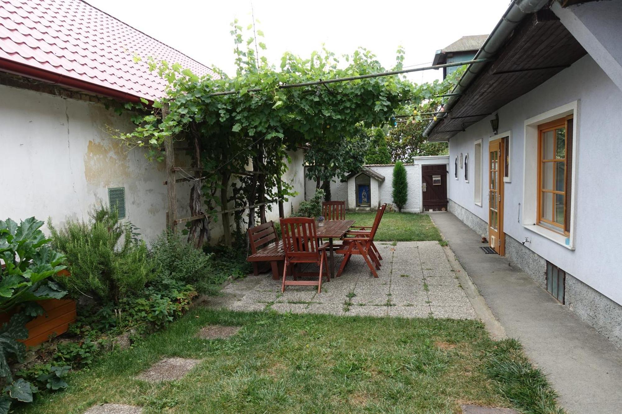 Alla Kittsee Bagian luar foto